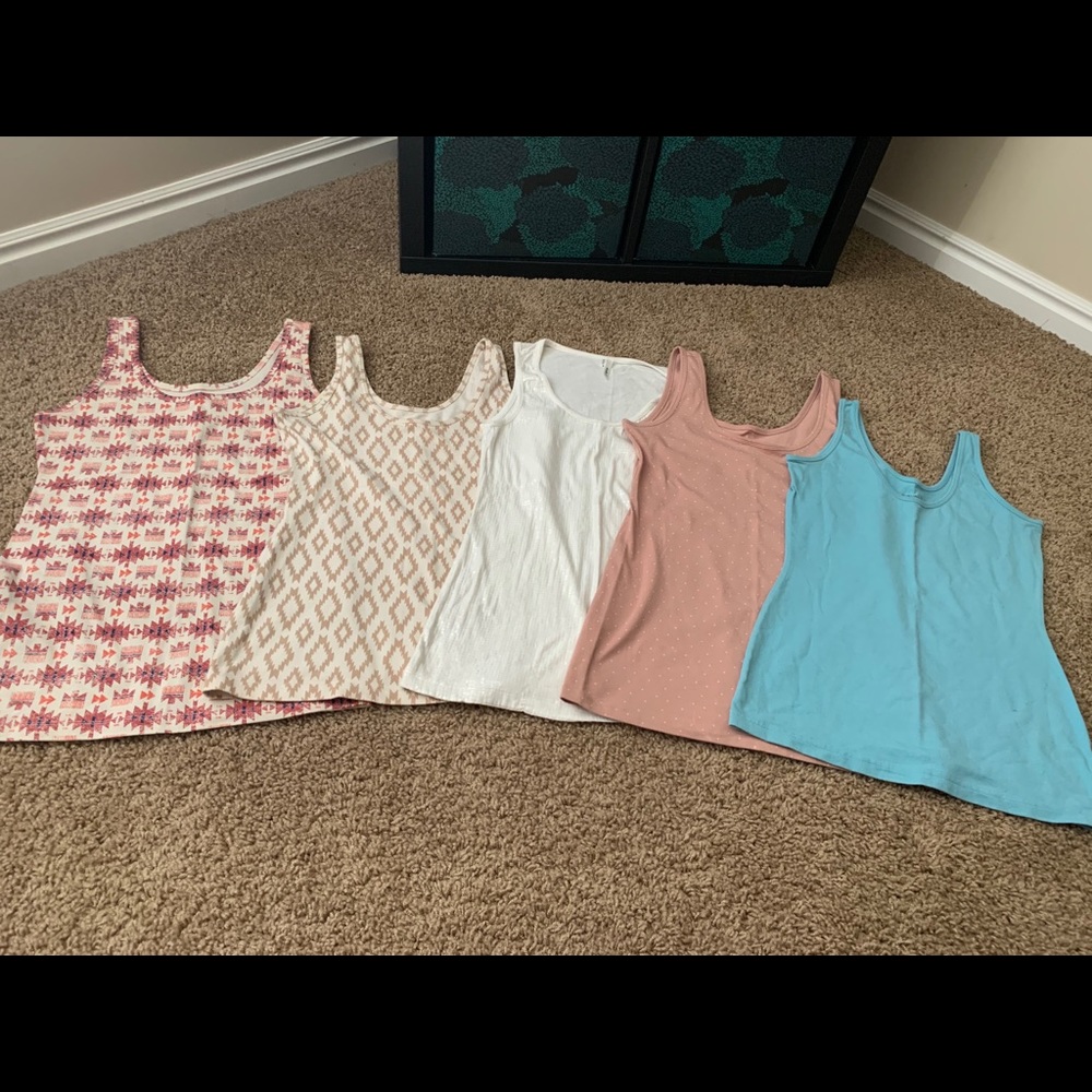 Scoop neck tanks